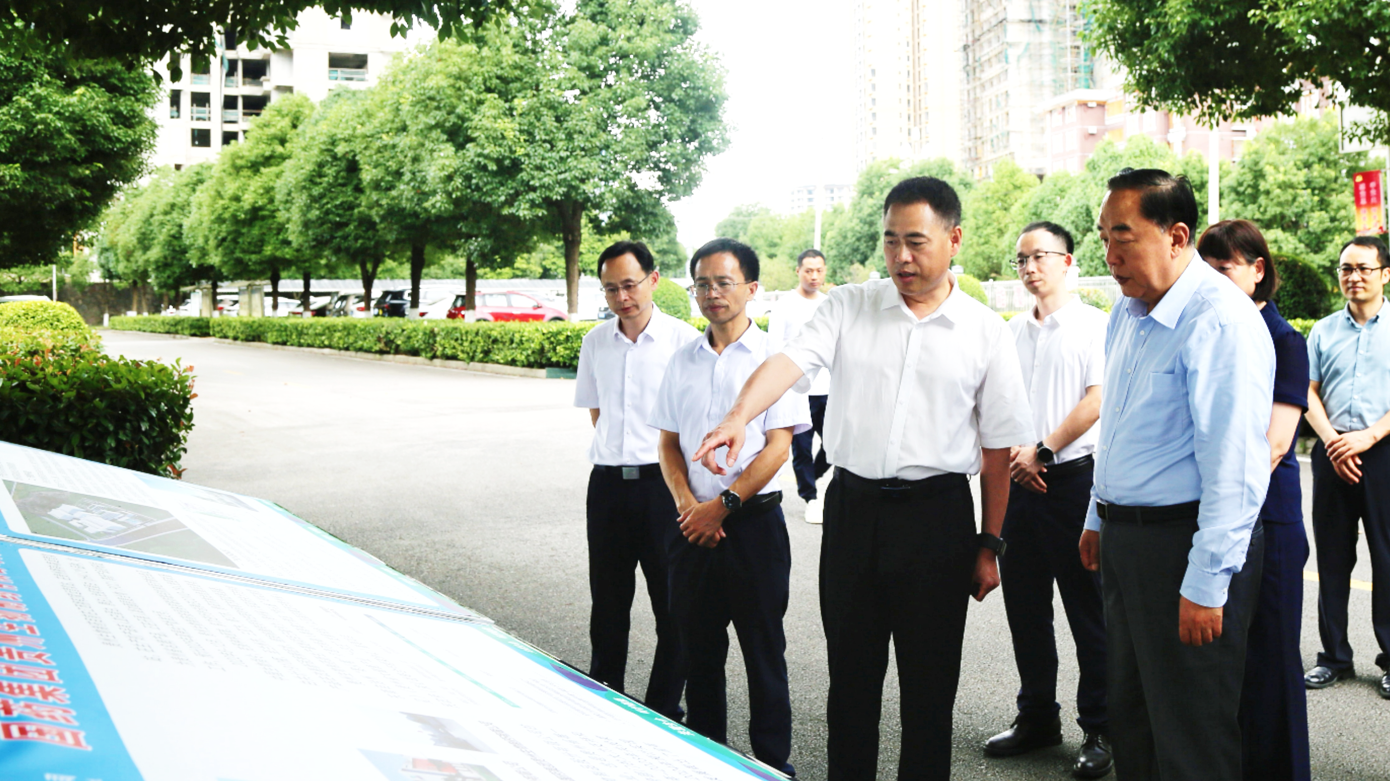 貴州省副省長(cháng)董家祿調研貴州生物制藥